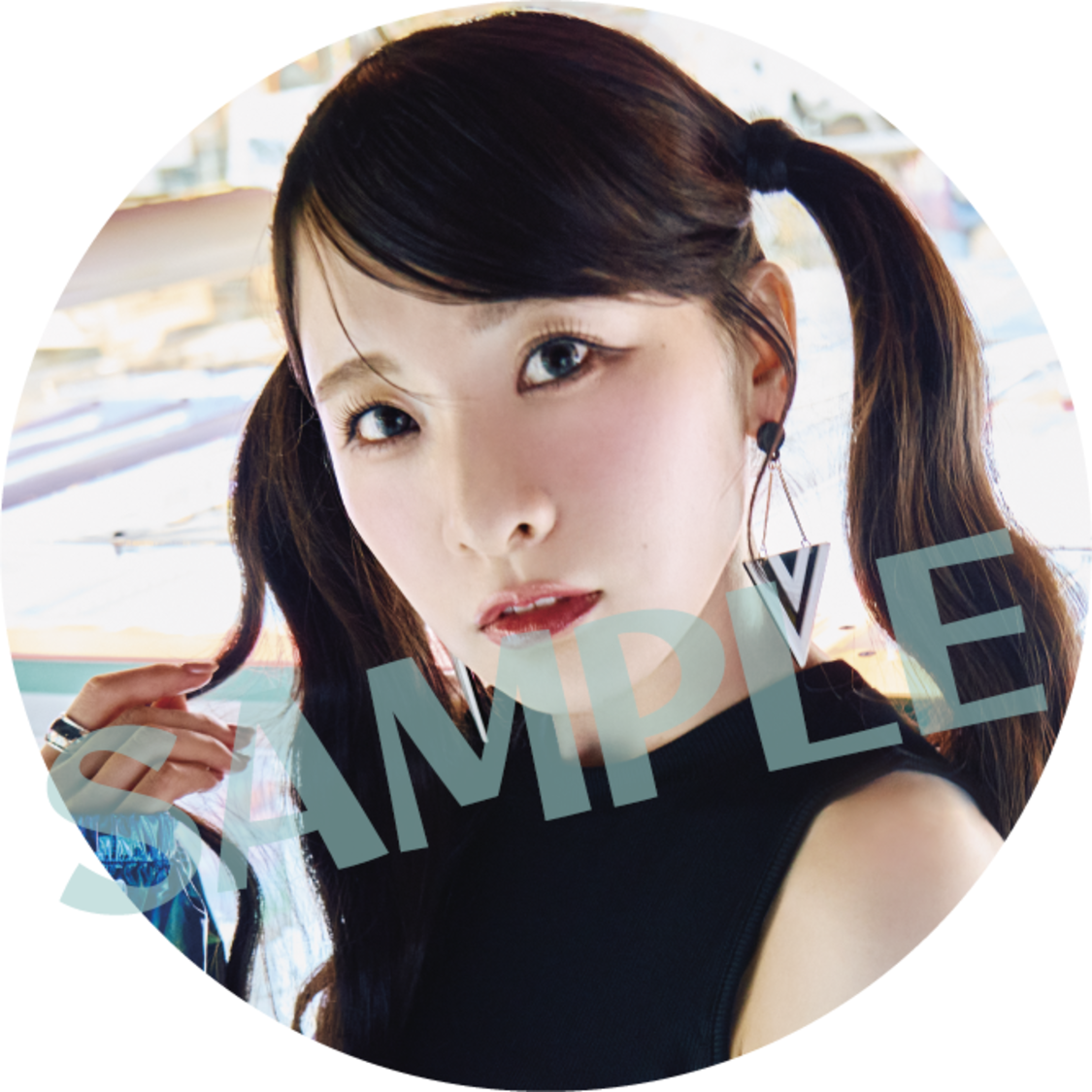 【インフォスクエア限定缶バッジ】遠野ひかる1st写真集 ハツヨイ