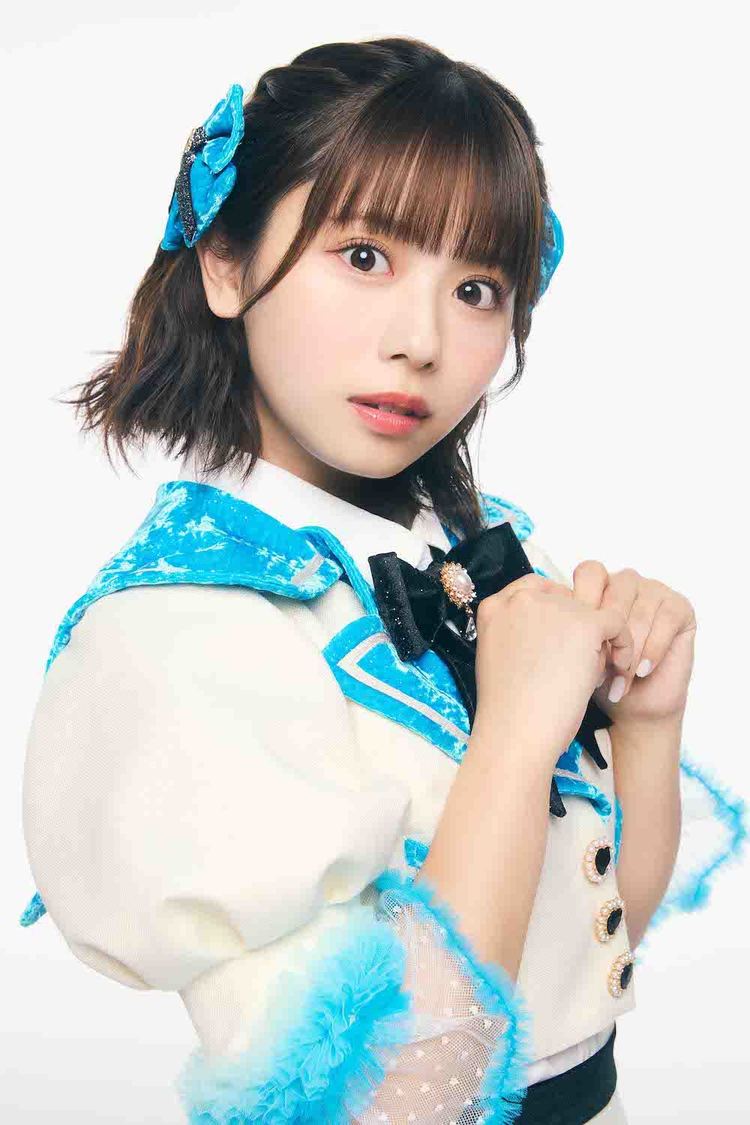 峰島こまき（メンバーカラー：青）