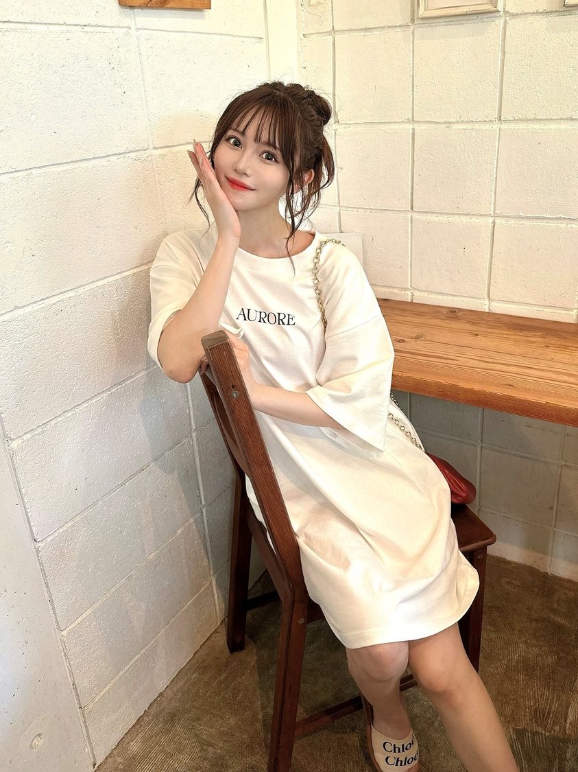 ワンポイントプリントねじれミニワンピース