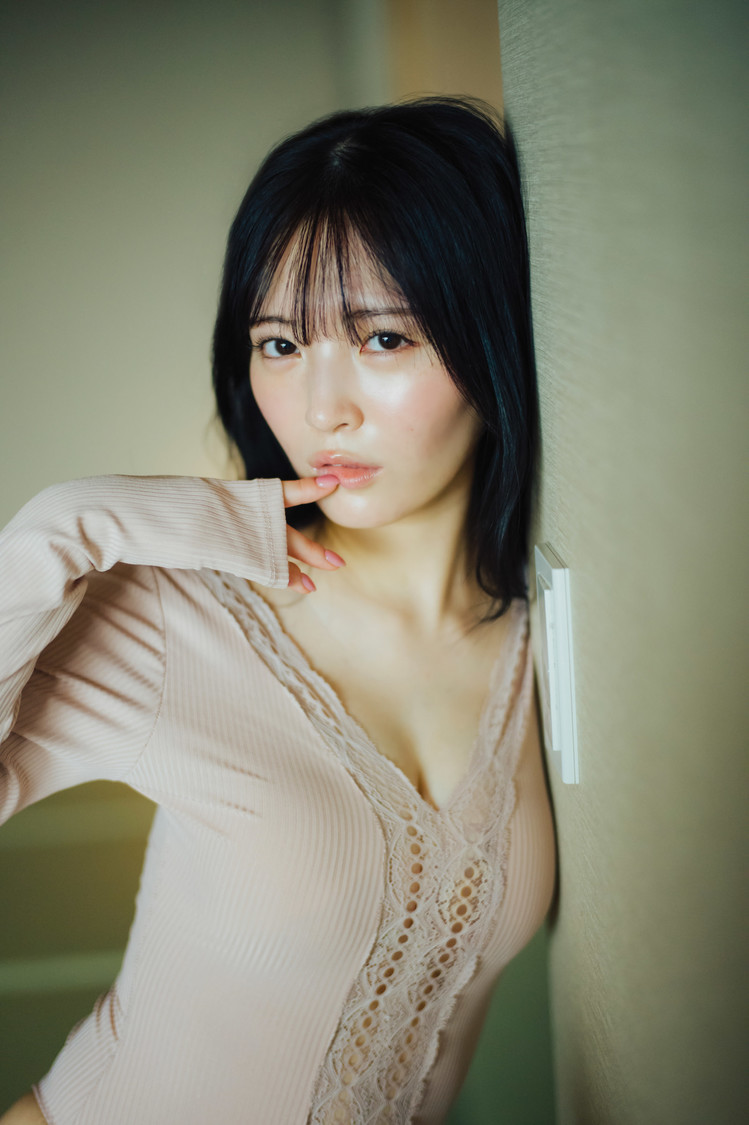 由良ゆら 1st写真集『ゆらドキッ！』（撮影：横山マサト／©️白夜書房）