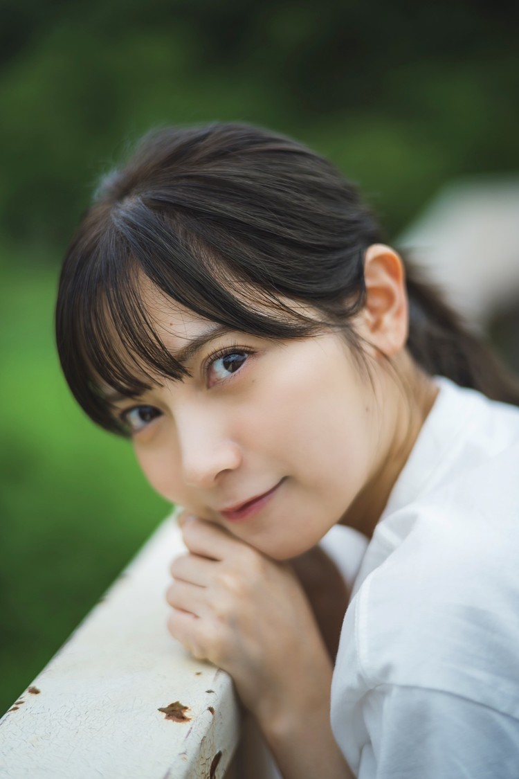 桃月なしこ『週刊少年マガジン』アザーカット（(C)藤本和典／週刊少年マガジン）