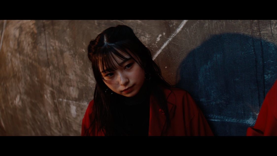 WHITE SCORPION「動く唇」MV場面写真（©OVERS）