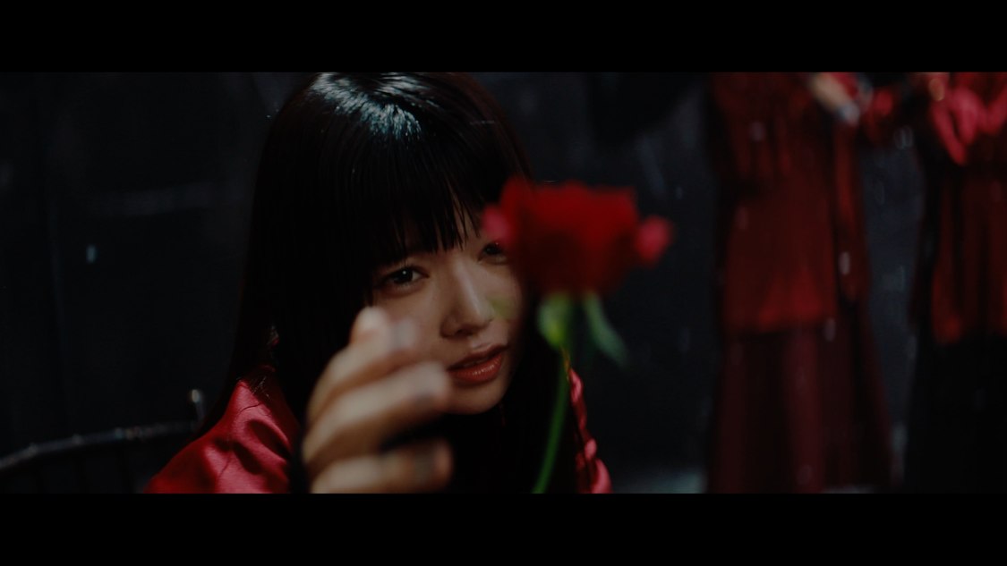 WHITE SCORPION「動く唇」MV場面写真（©OVERS）