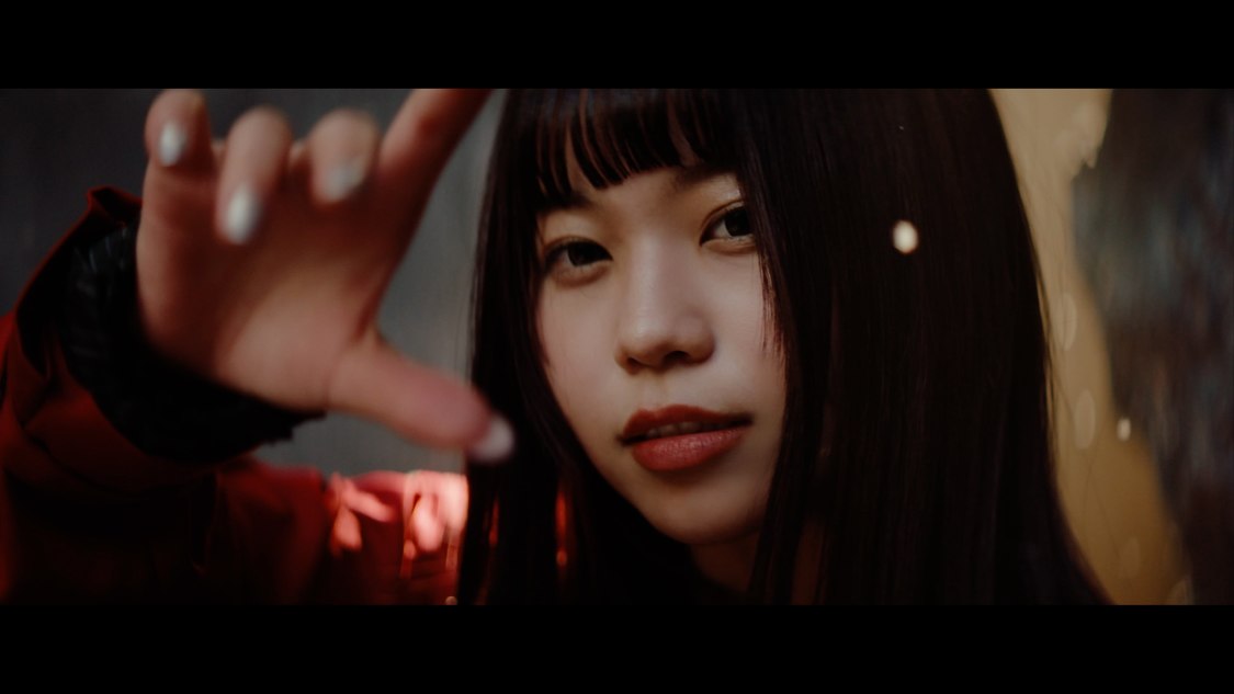 WHITE SCORPION「動く唇」MV場面写真（©OVERS）