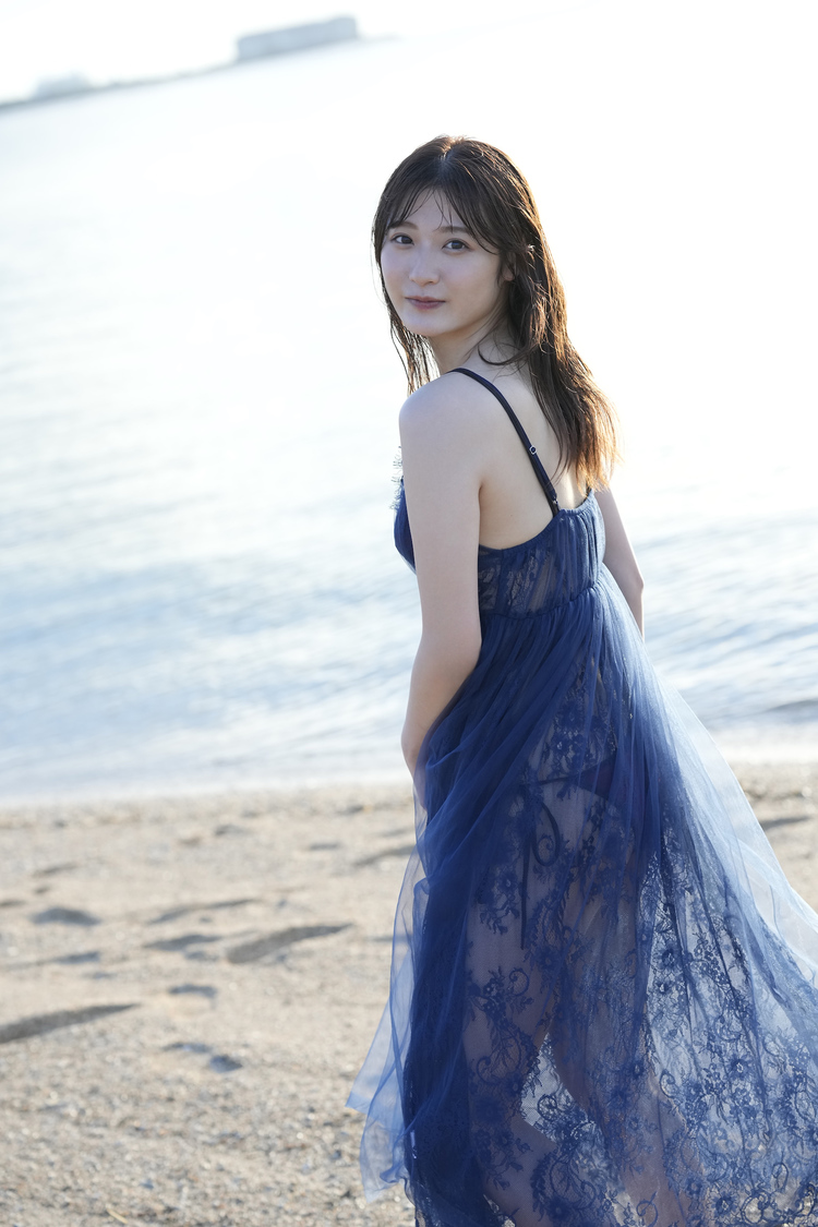 宮崎想乃 1st写真集（(C)LUCKMAN／双葉社）