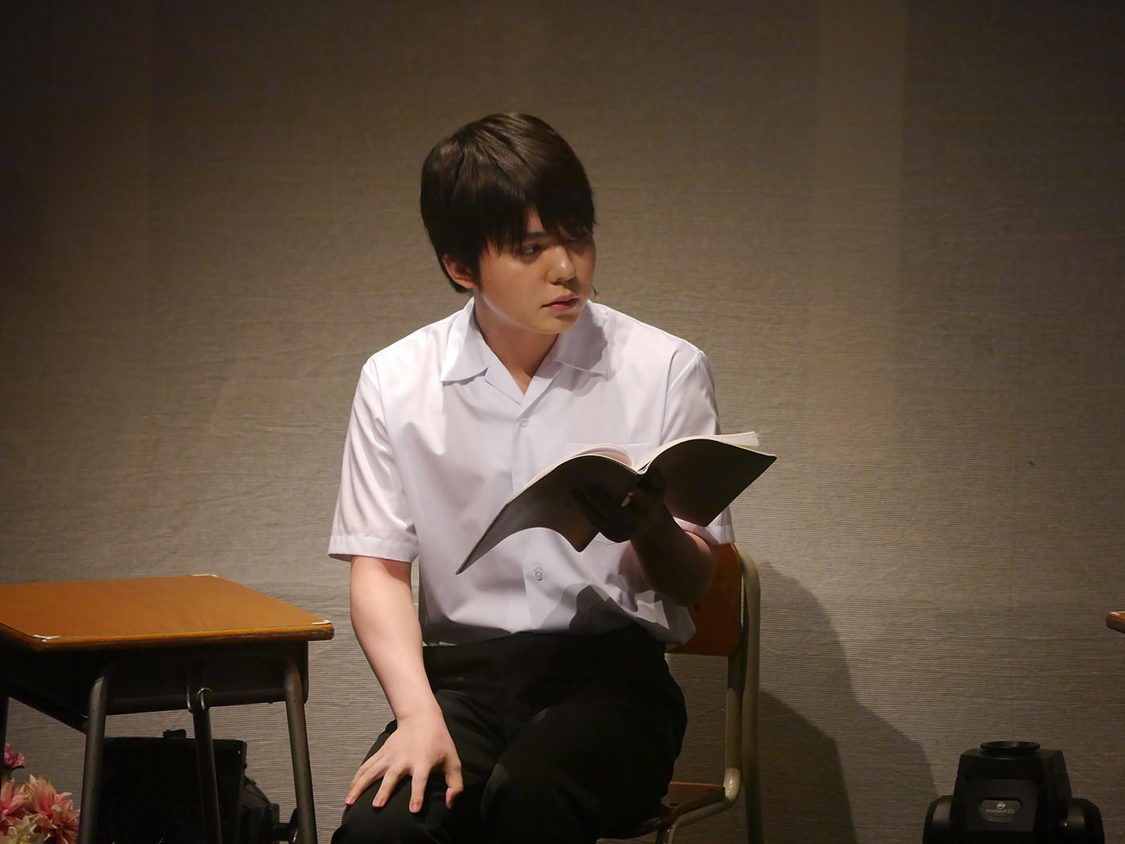 ＜朗読劇『青野くんに触りたいから死にたい』presented by eeo Stage＞（(C)椎名うみ/講談社 ®KODANSHA (C)2024 朗読劇『青野くんに触りたいから死にたい』 /eeo Stage）