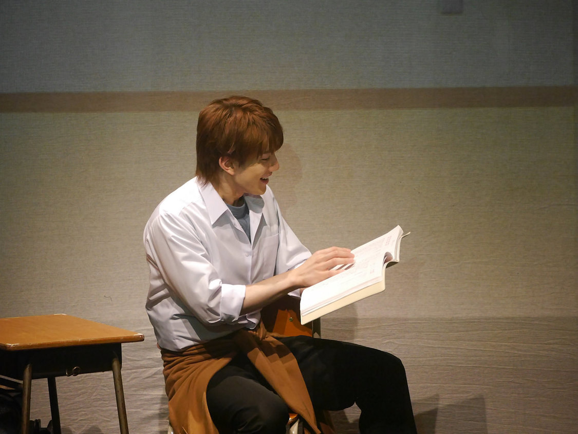 ＜朗読劇『青野くんに触りたいから死にたい』presented by eeo Stage＞（(C)椎名うみ/講談社 ®KODANSHA (C)2024 朗読劇『青野くんに触りたいから死にたい』 /eeo Stage）