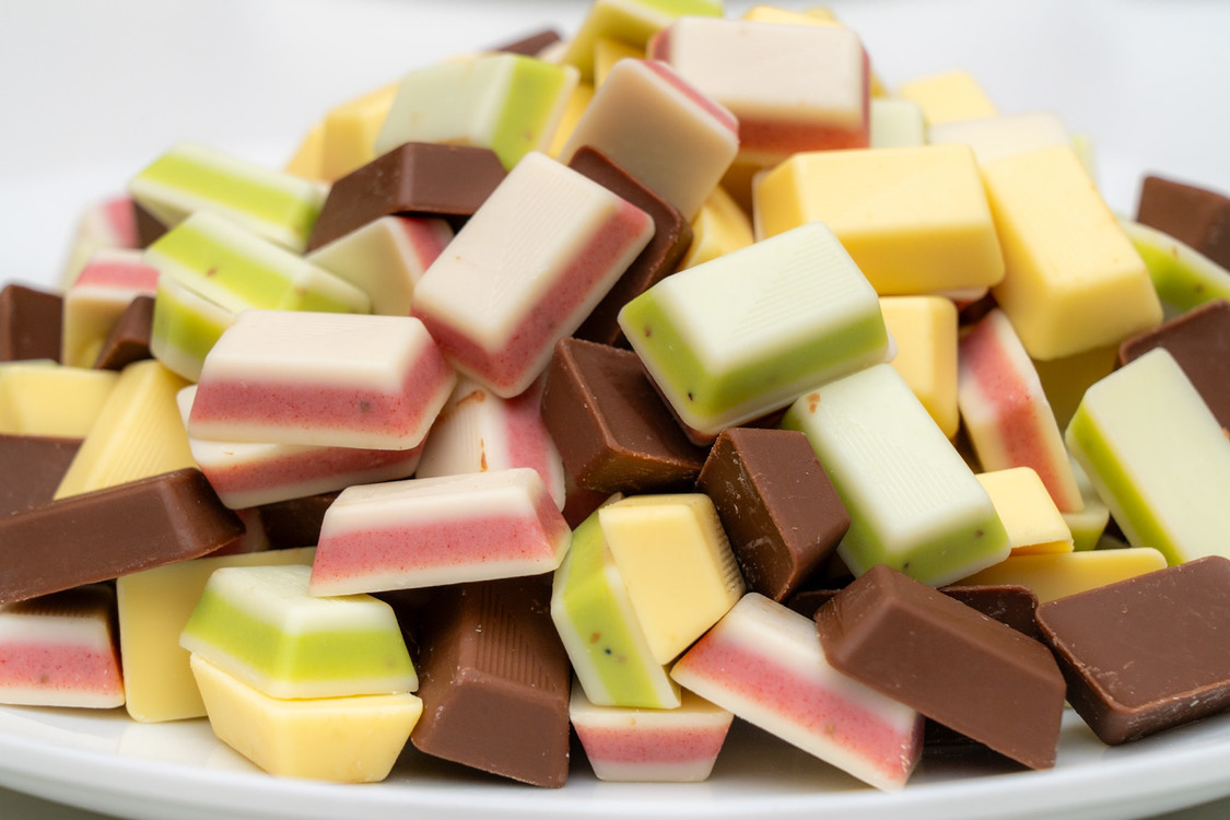 「チーム対抗！箱の中身を当てるんダース！」お題　4つすべての味のダース