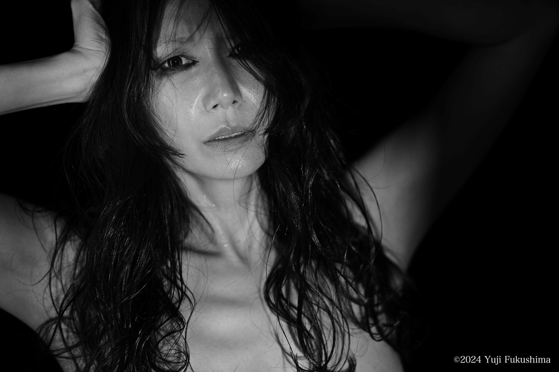 ＜加藤あやの×福島裕二写真展「私」〜知りたいあなた〜＞