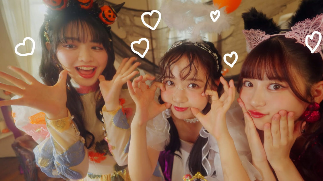 Web-CM「Trick & Treat #FRUITS ZIPPERとお菓子で楽しむいたずらハロウィン」場面写真