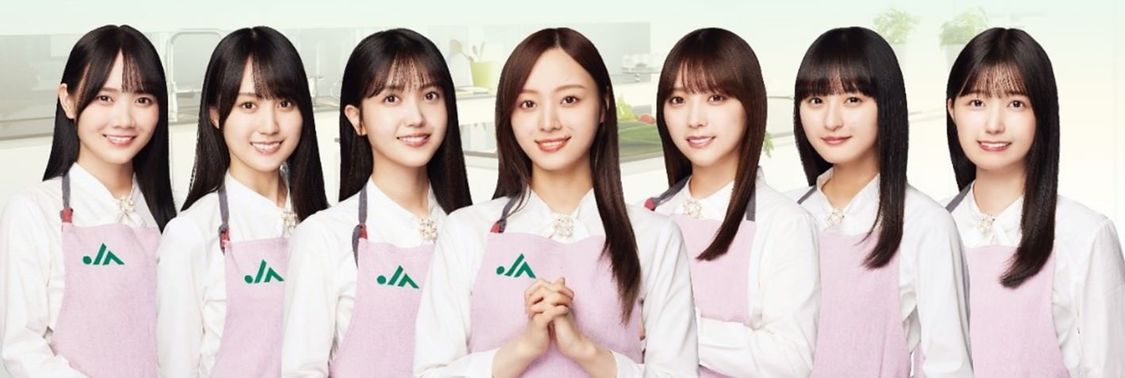 左から、田村真佑（花）、賀喜遥香（肉）、久保史緒里（牛乳）、梅澤美波（果物）、与田祐希（野菜）、遠藤さくら（米）、五百城茉央（茶）