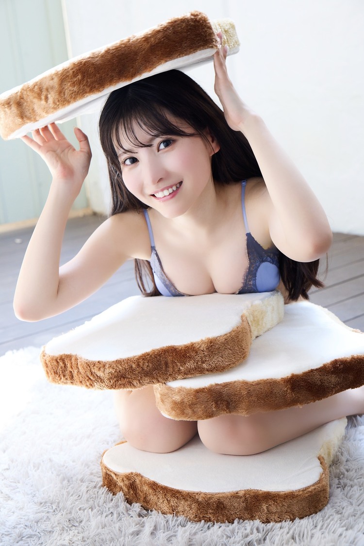 小鳥遊るい（#ババババンビ）『漫画アクション』アザーカット（撮影：市川秀明）