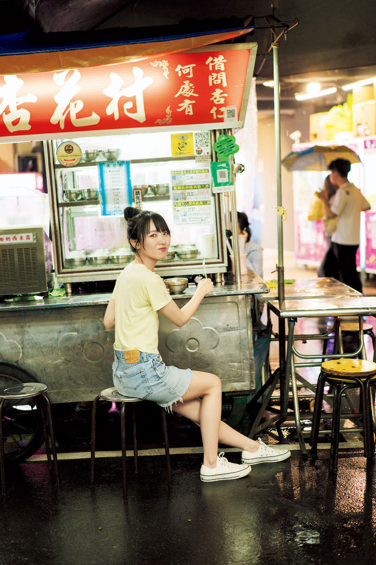 STU48石田千穂 セカンド写真集『太陽って何色？』（(C)HIROKAZU／秋田書店）