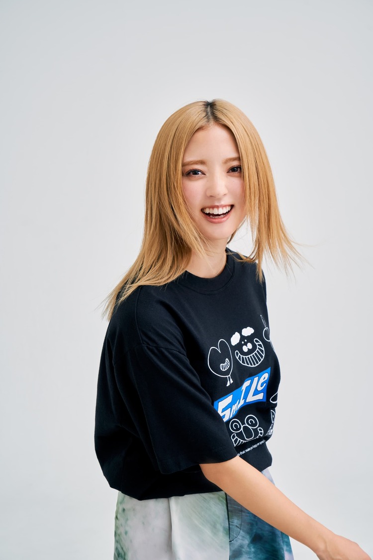 佐藤詩織＆鈴本美愉 Sustainable Message Tシャツ