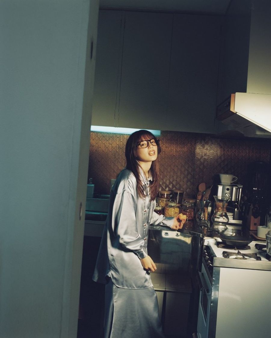 『石井杏奈1stスタイルブックAN』収録カット