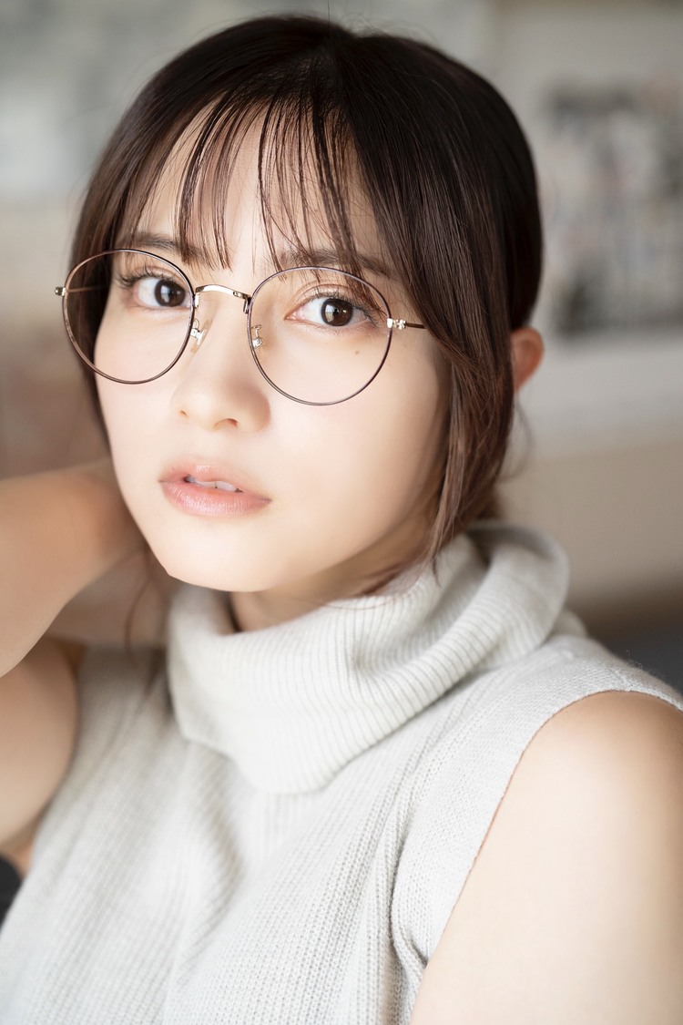 桃月なしこ『ヤングガンガン』アザーカット（(C)佐藤佑一）