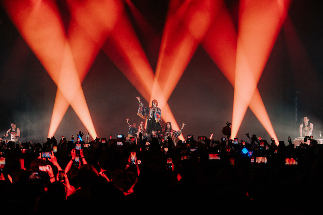 新しい学校のリーダーズ＜AG! Calling WORLD TOUR Part.II＞LA Hollywood Palladium（2024年10月20日／撮影：Lindsey Blane）