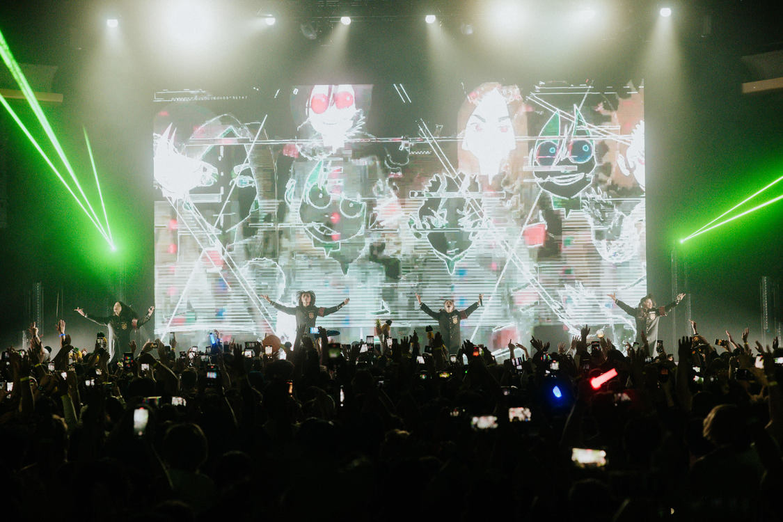 新しい学校のリーダーズ＜AG! Calling WORLD TOUR Part.II＞LA Hollywood Palladium（2024年10月20日／撮影：Lindsey Blane）