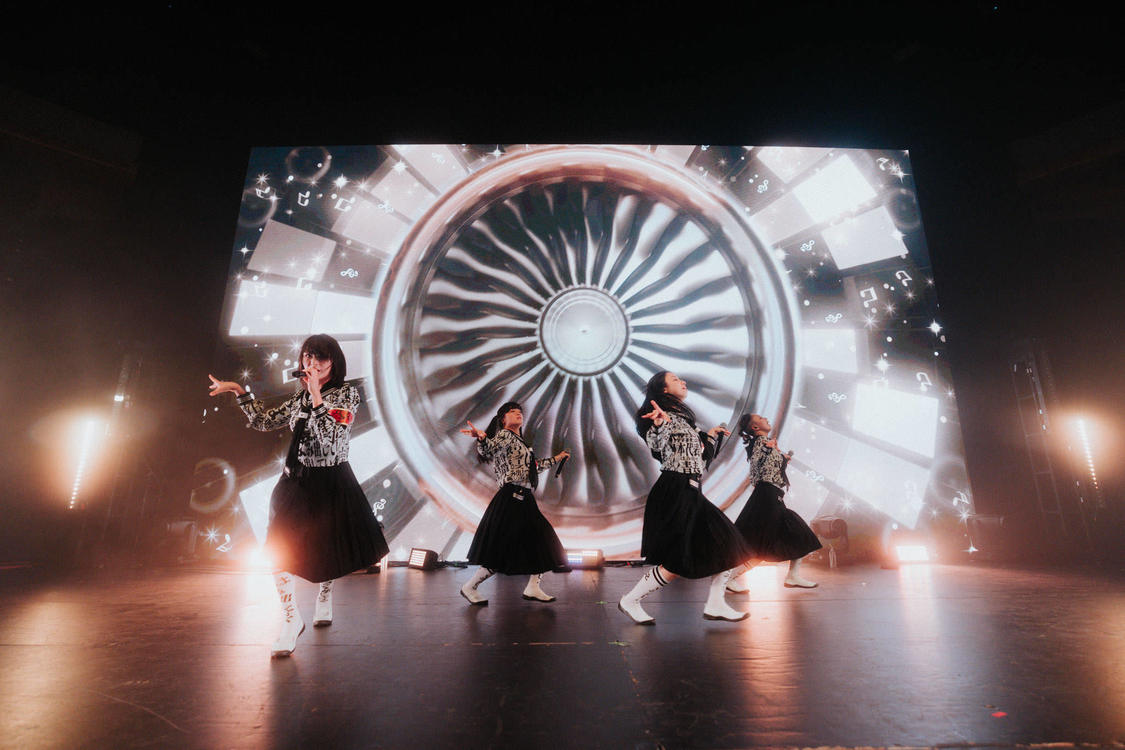 新しい学校のリーダーズ＜AG! Calling WORLD TOUR Part.II＞LA Hollywood Palladium（2024年10月20日／撮影：Lindsey Blane）