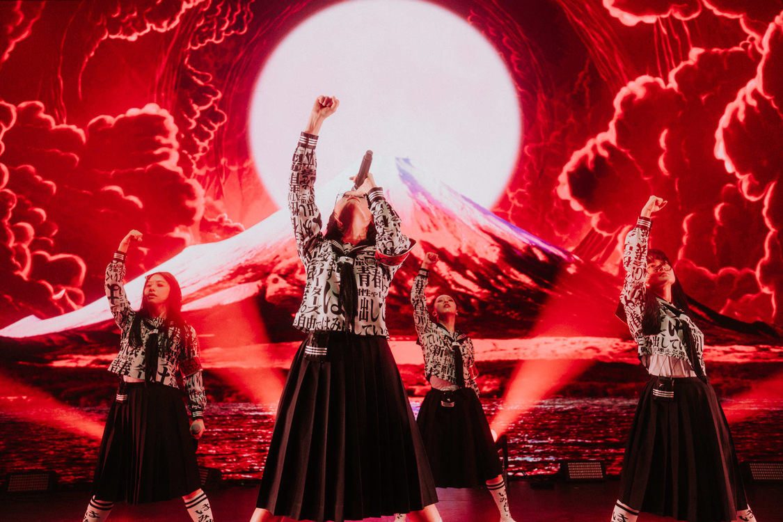 新しい学校のリーダーズ＜AG! Calling WORLD TOUR Part.II＞LA Hollywood Palladium（2024年10月20日／撮影：Lindsey Blane）