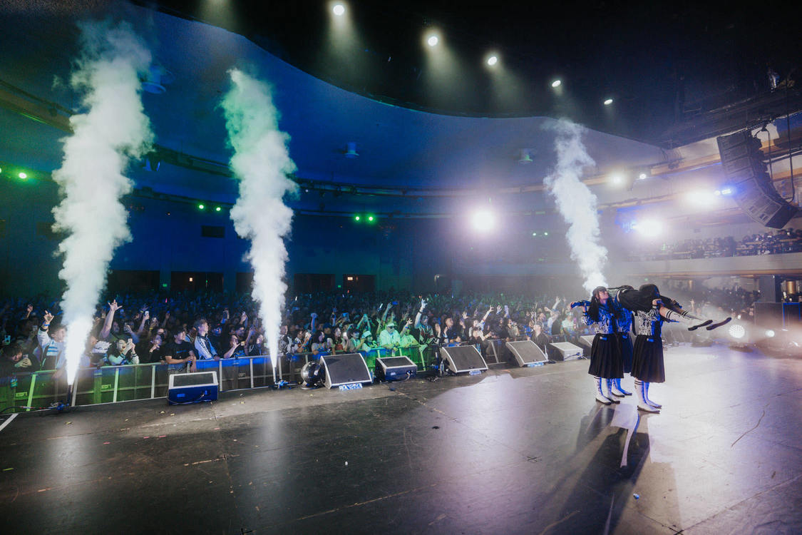 新しい学校のリーダーズ＜AG! Calling WORLD TOUR Part.II＞LA Hollywood Palladium（2024年10月20日／撮影：Lindsey Blane）