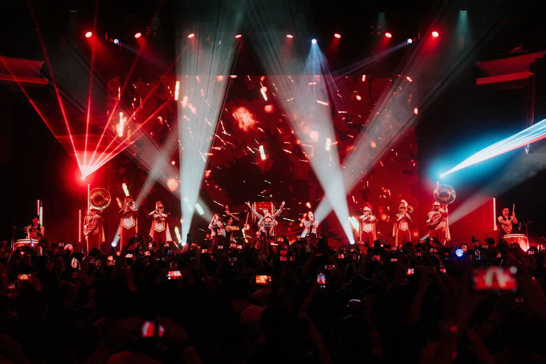 新しい学校のリーダーズ＜AG! Calling WORLD TOUR Part.II＞LA Hollywood Palladium（2024年10月20日／撮影：Lindsey Blane）