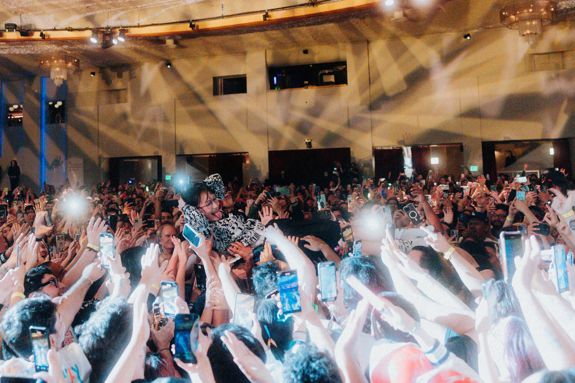 新しい学校のリーダーズ＜AG! Calling WORLD TOUR Part.II＞LA Hollywood Palladium（2024年10月20日／撮影：Lindsey Blane）