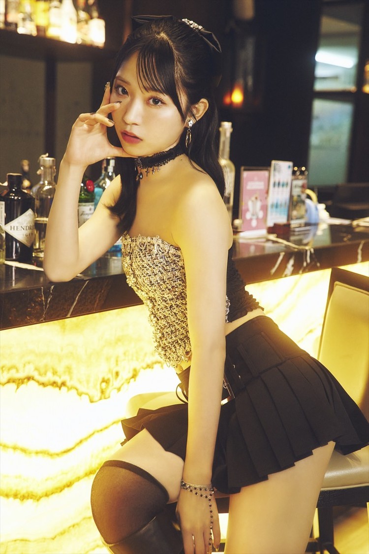 『AKB48 山内瑞葵 1st写真集 好きになる予感』お渡し会限定生写真カット（(C)KADOKAWA (C)DH PHOTO/ You Ishii）