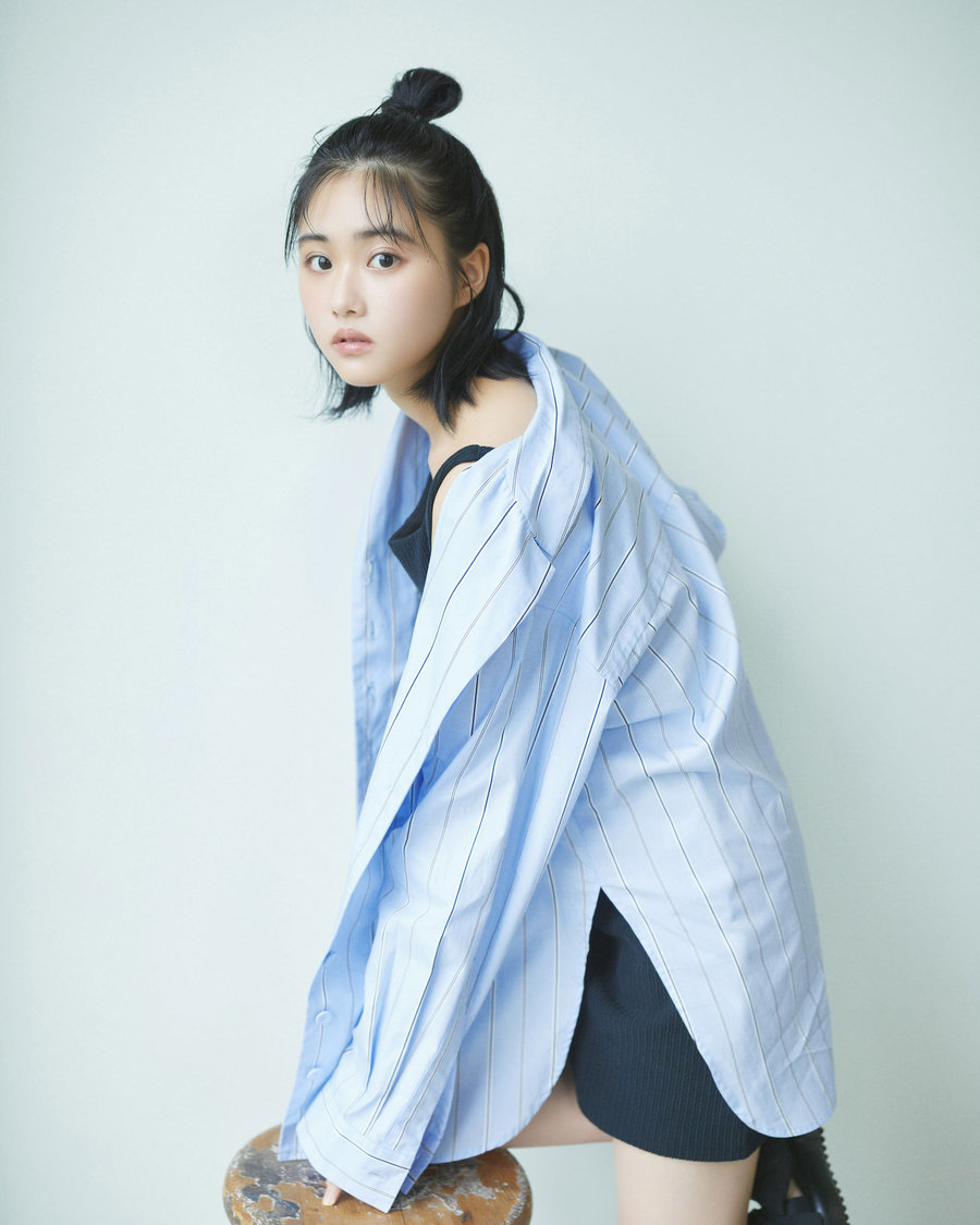 『原菜乃華カレンダー2025.04－2026.03』（©KADOKAWA）