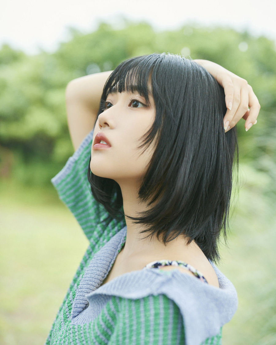 『原菜乃華カレンダー2025.04－2026.03』（©KADOKAWA）