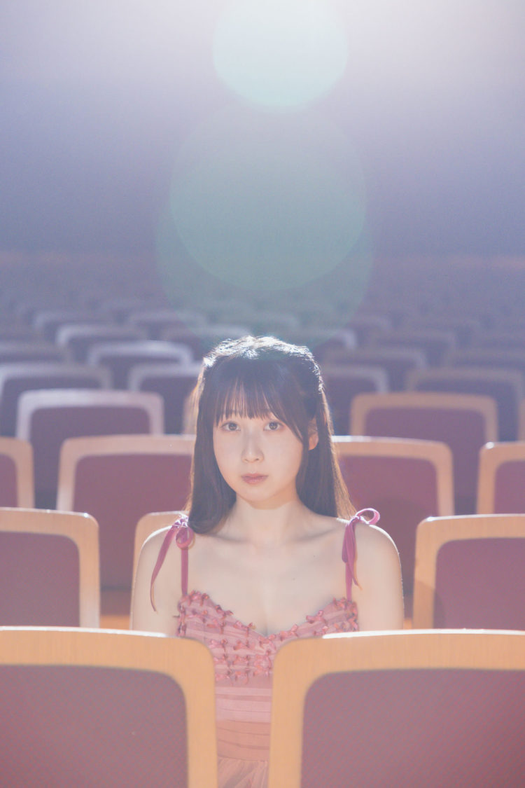 ＜SKE48 井上瑠夏 1st写真集『僕から先に言わせてくれ』＞HMV＆BOOKS限定カバー版カバー（2024年11月17日）