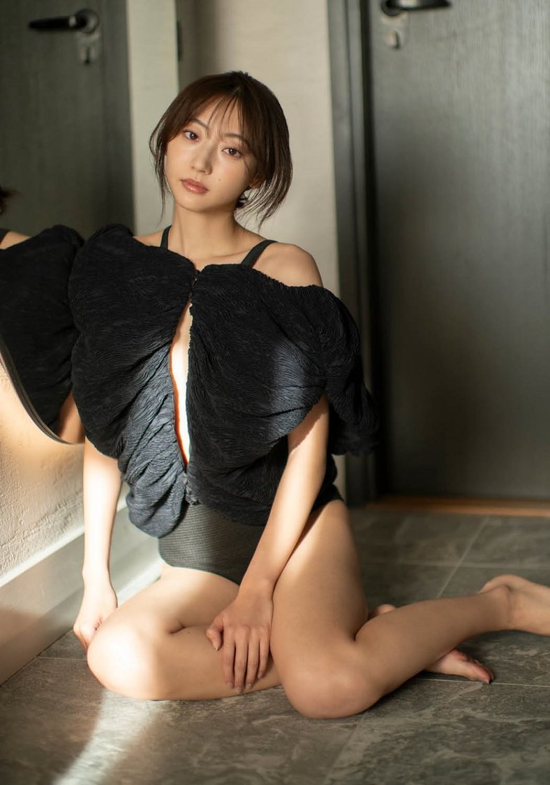 『武田玲奈10周年記念写真集 SISU』楽天ブックス特典生写真