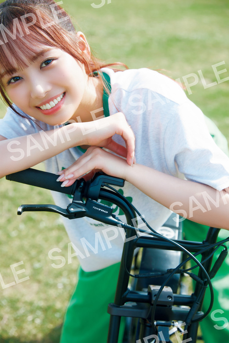 日向坂46 濱岸ひより1st写真集『もしも』封入ランダムポストカード（撮影：三宮幹史（TRIVAL））