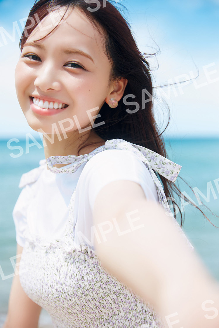 日向坂46 濱岸ひより1st写真集『もしも』封入ランダムポストカード（撮影：三宮幹史（TRIVAL））