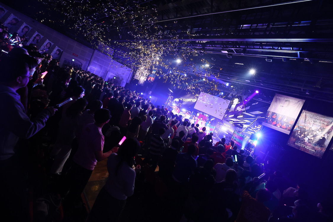 ＜WHITE SCORPION 1st Anniversary LIVE〜追撃。〜＞竹芝ニューピアホール（2024年12月7日／©OVERS）