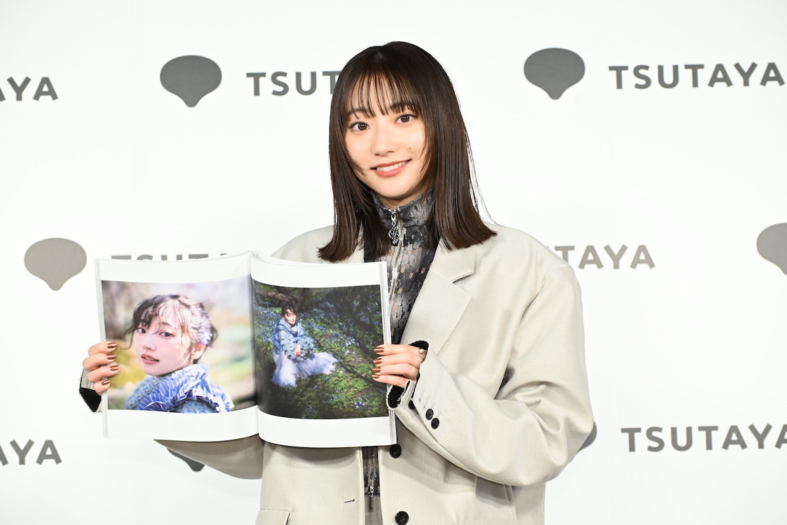 『武田玲奈10周年記念写真集 SISU』（東京ニュース通信社刊）