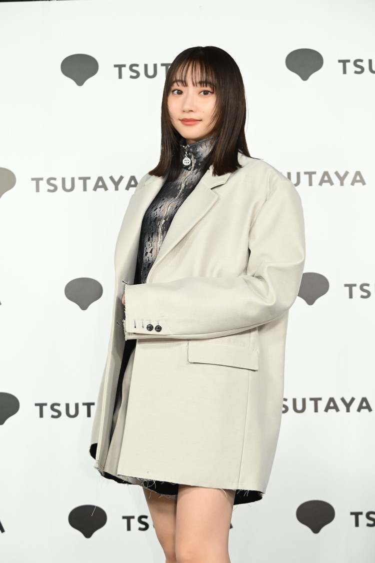 『武田玲奈10周年記念写真集 SISU』（東京ニュース通信社刊）