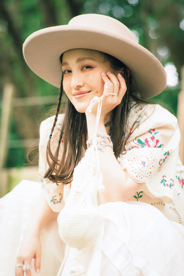 『ももいろクローバーZ 百田夏菜子 フォト&スタイルブック えくぼは恋の落とし穴♡ Anniversary30』