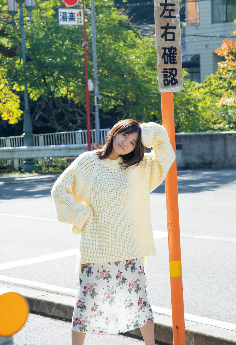 大原優乃写真集『√25』（©二階堂ふみ／小学館）