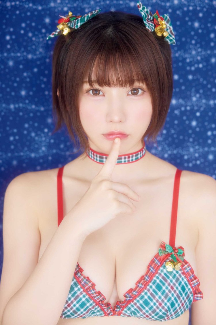 えなこ『ヤングアニマルWeb』（撮影：フジシロタカノリ）