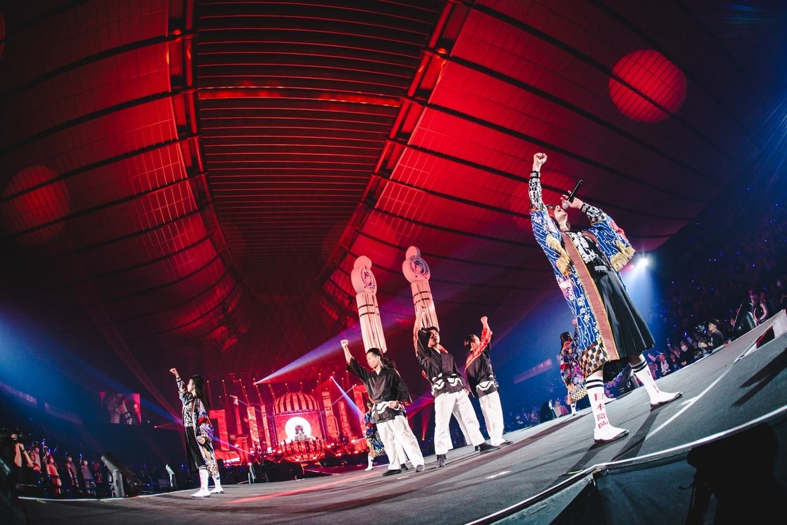 新しい学校のリーダーズ＜Nippon Calling Tour 2024＞国立代々木第一体育館（2024年12月22日／撮影：マッサン）