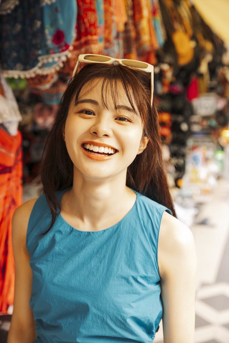 『本間日陽 3rd写真集 プレパレーション』先行カット（(C)KADOKAWA (C) HONEST 撮影：下田直樹）