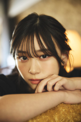 櫻坂 b賞 山下瞳月 櫻坂46山下瞳月『B.L.T.』表紙＆ポスター公開 多彩な表情見せる