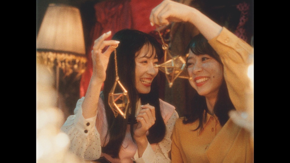 AKB48「なんてったってアイドル」MV（ⒸAKB48）