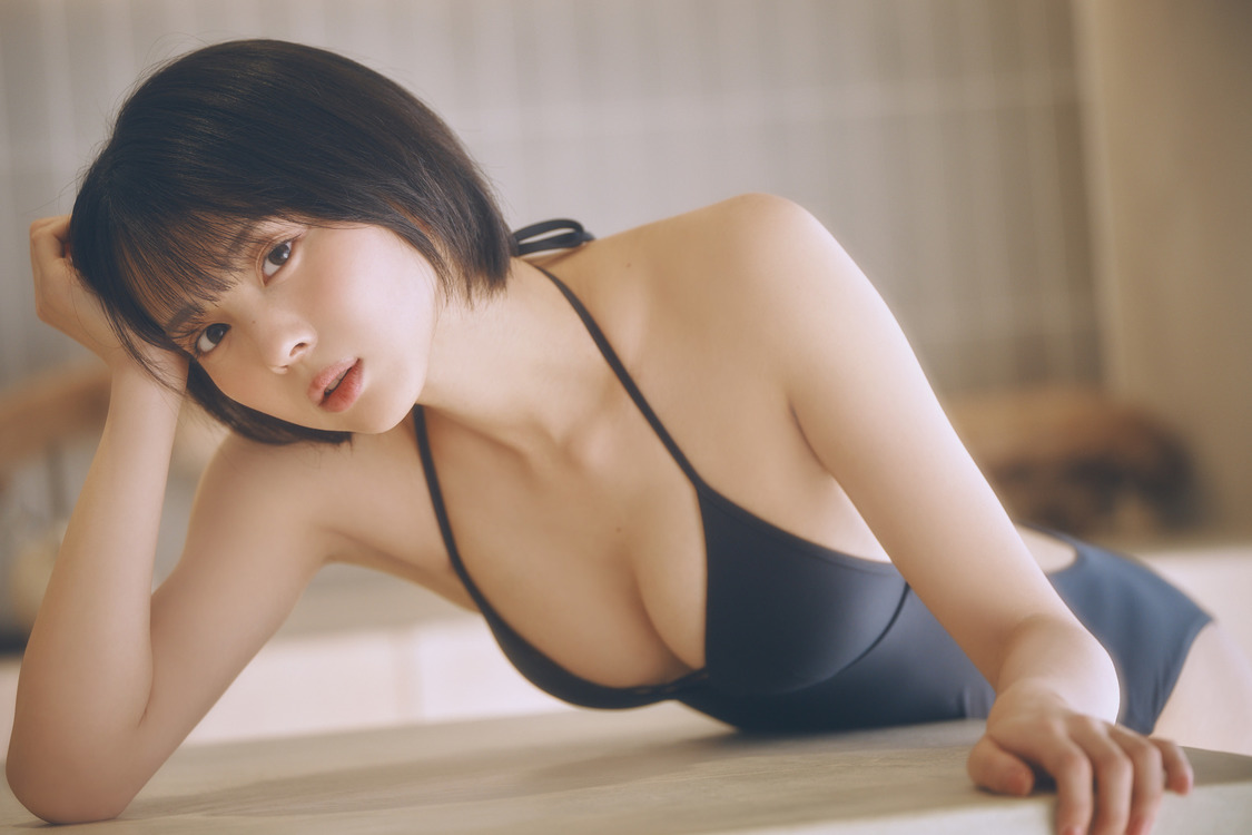 神南りな（#ババババンビ）『B .L.T.』2025年2月号アザーカット（撮影：岡本武志）