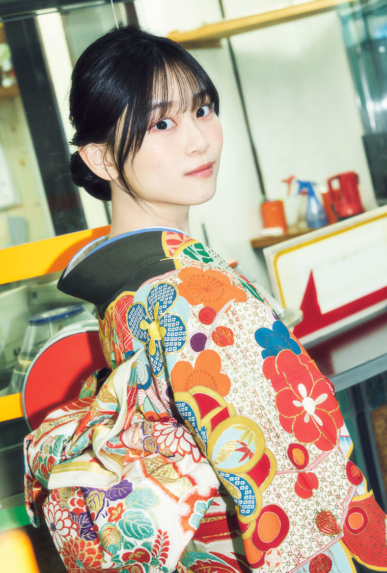 『20±SWEET[トゥエンティ・スウィート] 2025 JANUARY』ローソンエンタテインメント購入特典ポストカード【山下瞳月（櫻坂46）】