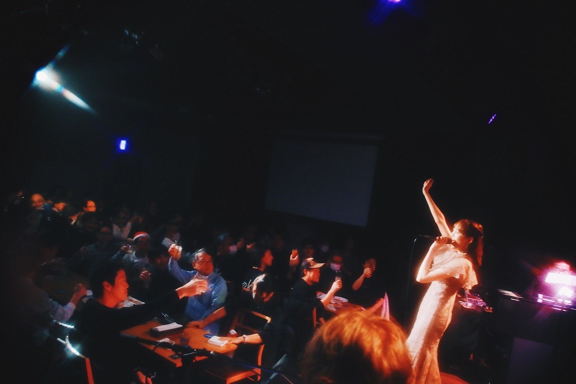 ＜野島樺乃 One Man Live Euphoria～声と音と貴方と奏でる一夜～＞（2024年12月27日／©2024 Zest, Inc.）