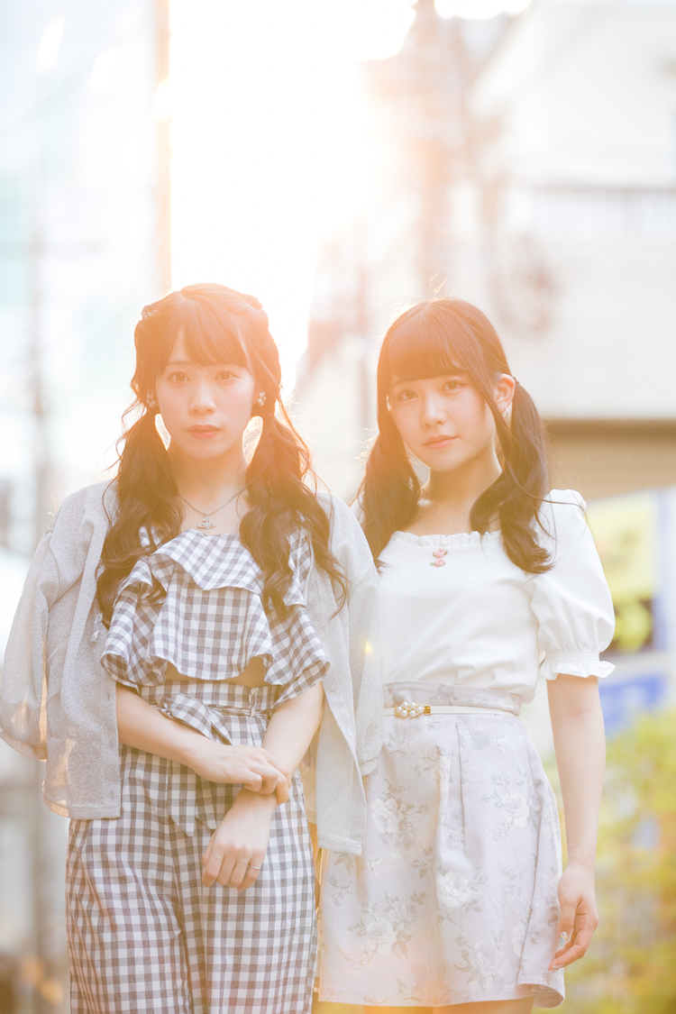 宇佐美幸乃（Luce Twinkle Wink☆）とPop'n'Roll副編集長 茉井良菜