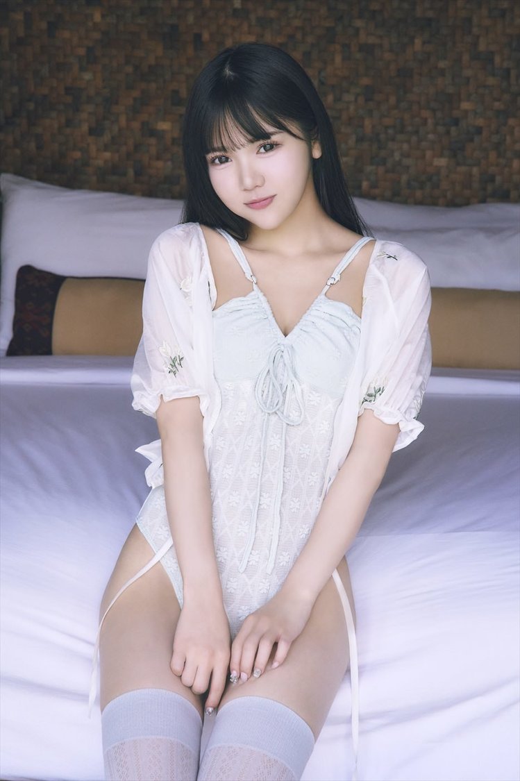 『Jams Collection 津代美月 1st写真集 24の秘密』イベント特典カット（(C)KADOKAWA (C) UP DANCE ENTERTAINMENT PHOTO/ You Ishii）