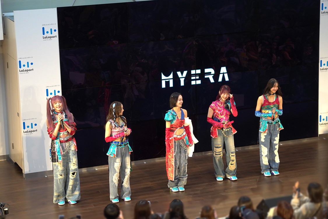 ＜MYERA 「Lie ライ Lie ライ / Be Naked」リリースイベント＞ららぽーとTOKYO-BAY（2025年1月1日）
